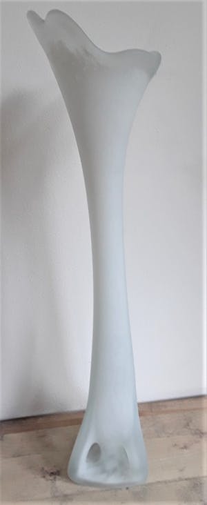 Curiosa - Handgeblazen design vaas/kunst sculptuur: vermoedelijk Fidrio met White Granulat kopen? Bied vanaf 1!