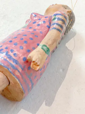 Niet of onleesbaar gesigneerd - Vintage hangende keramiek kunstwerk, pop, jaren '70 kopen? Bied vanaf 1!