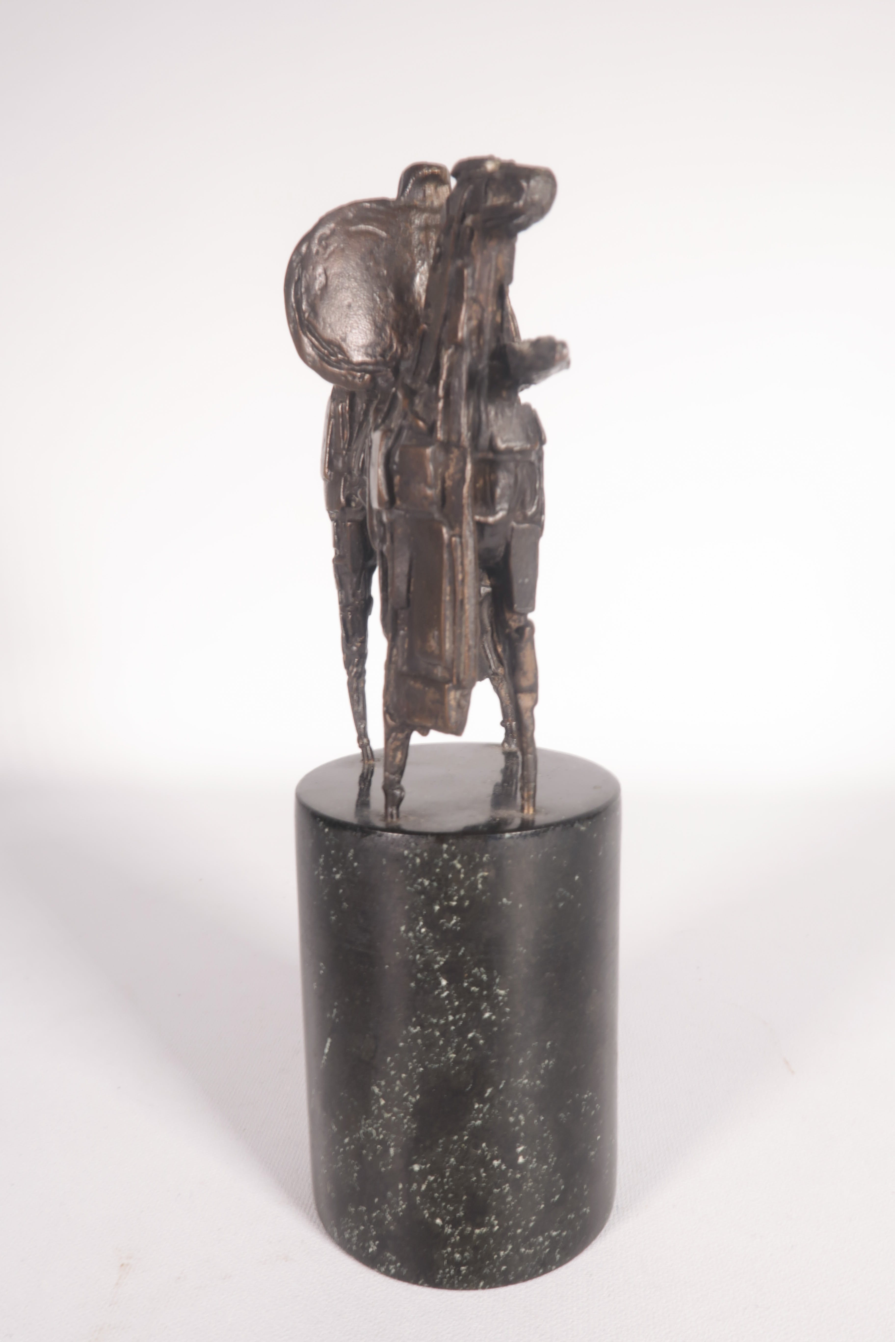 Eric Claus - Bronzen beeld op marmeren sokkel, De toernooiridder kopen? Bied vanaf 520!