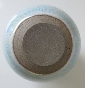 Ed Meissenberg - Opengezaagd keramisch vaasje met blauw-lila stroomglazuur kopen? Bied vanaf 30!