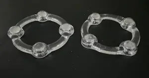 Pukeberg Glass - TWEE RINGVORMIGE GLAZEN KAARSENHOUDERS kopen? Bied vanaf 45!