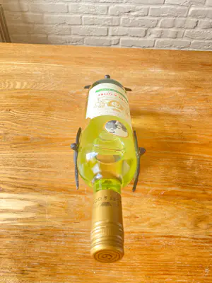 Corry Ammerlaan - Wijnfleshouder - Brons beeld - 80/90ies kopen? Bied vanaf 65!