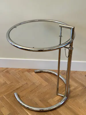 Eileen Gray - Toegeschreven verstelbare bijzettafel E 1027 kopen? Bied vanaf 175!