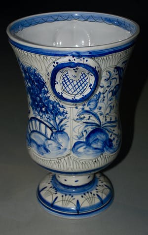 Niet of onleesbaar gesigneerd - Zeldzame oude Portugese faience majolica handgeschilderde vaas Sec XVII kopen? Bied vanaf 1!