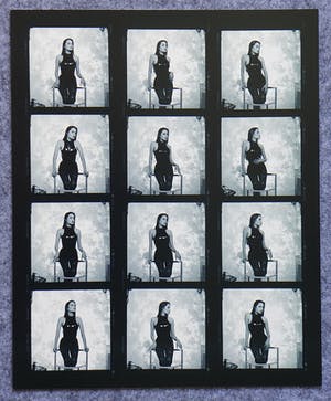 Niet of onleesbaar gesigneerd - Angelina Jolie Fotografie Contact Sheet Full Body Harry Langdon kopen? Bied vanaf 1!