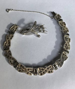 1e gehalte Zilver - en 2e gehalte Vintage set - armband en broche met marcasiet kopen? Bied vanaf 50!