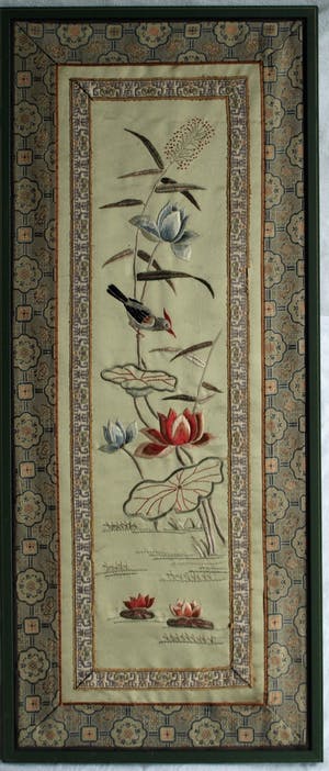 Niet of onleesbaar gesigneerd - Textielkunst , Japan , Oosterse voorstelling met vogel – ingelijst kopen? Bied vanaf 1!