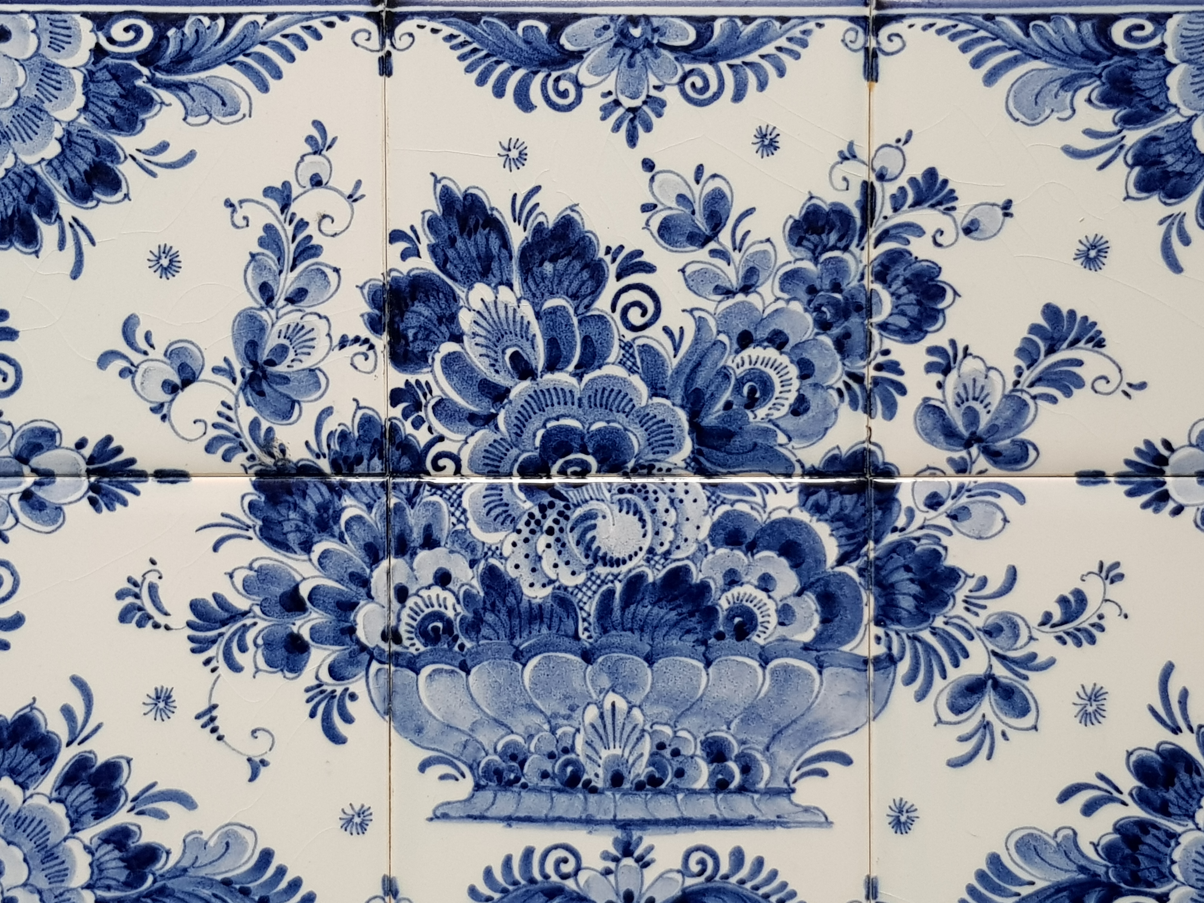 Niet of onleesbaar gesigneerd - Tegeltableau Delfts Blauw, Bloemenmand verkocht voor € 1!