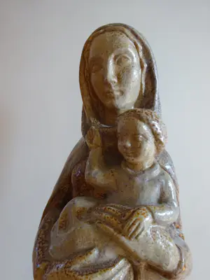 Albert Meertens - Maria en kind in steengoed met zoutkristallen- Beesel Terraco kopen? Bied vanaf 275!