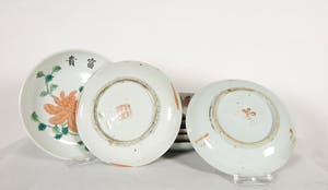 Curiosa - Lot van acht Chinees porseleinen schotels van rond 1900 kopen? Bied vanaf 1!