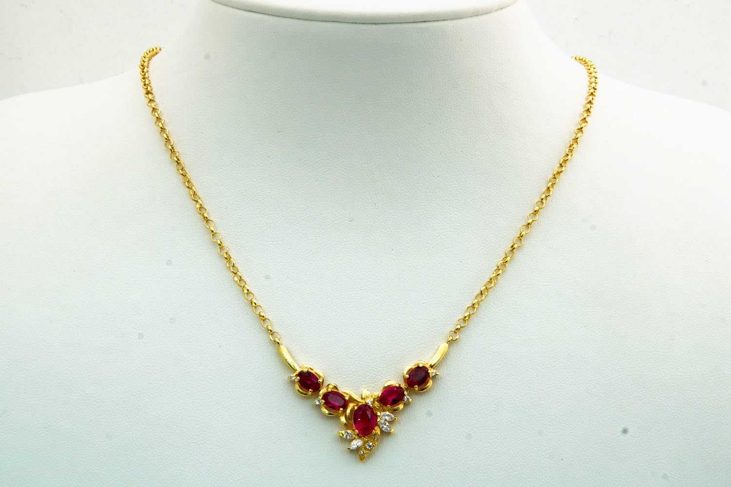 1174- Gracieus 18krt geel gouden Indiaas halssierraad - roze rode stenen verkocht voor € 380!