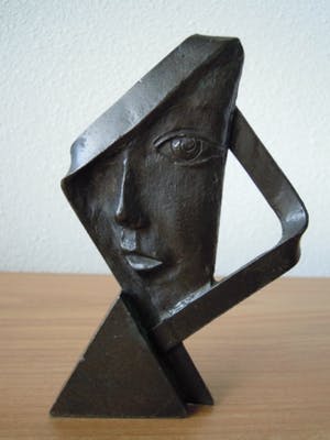 Brons (Onbekend) - Heel apart bronzen beeldje van een vrouw kopen? Bied vanaf 35!