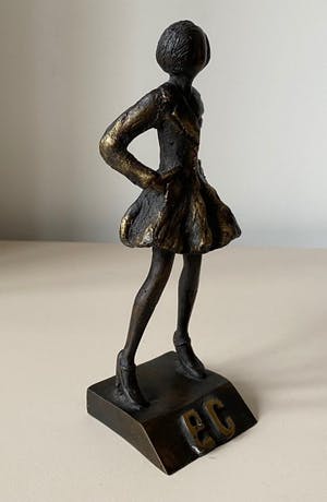 Corry Ammerlaan - Bronzen beeld dame op hoge hakken kopen? Bied vanaf 50!