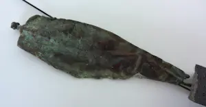 Franz Josef Vanck - Wandobject (brons), Figuur met speer kopen? Bied vanaf 500!