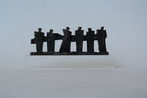 Frans Steginga - samen de zaak van de grond tillen - verbronsd sculptuur kopen? Bied vanaf 1!