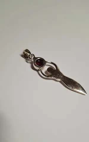 Nieuw  zilveren Godin van de Aarde, Gaia hanger met Amethist kopen? Bied vanaf 35!