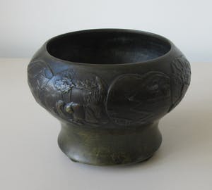Niet of onleesbaar gesigneerd - Japanse 19e eeuwse Bronzen pot of kom op voeten- Meiji Periode kopen? Bied vanaf 10!