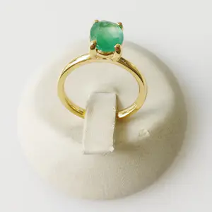 Smaragd ring in geelgoud kopen? Bied vanaf 775!