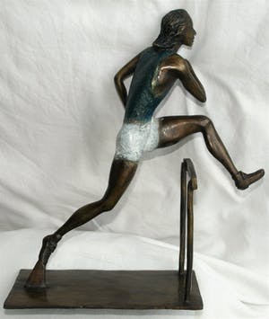 Brons (Onbekend) - Beeld , De Hordenloopster – gesigneerd “A.C.” kopen? Bied vanaf 10!