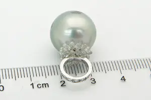 96 - Casual Chique 18 karaat wit gouden hanger GELLNER met diamant kopen? Bied vanaf 750!
