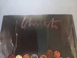 Christo - Walls of Oil Barrels-Iron Curtain, Paris, 1962 kopen? Bied vanaf 250!