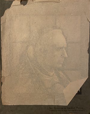 Curiosa - Cardinel Mercier - Fragment du vitrail de l’Eglise St Augustin à Anvers kopen? Bied vanaf 1!