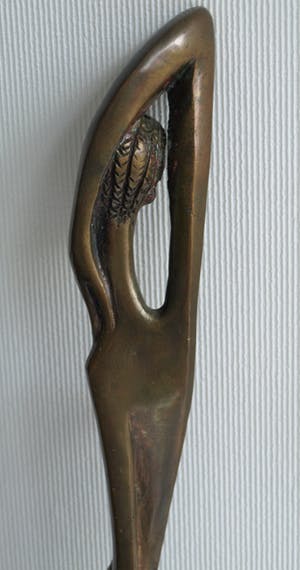 Brons (Onbekend) - Bronzen beeld , Naakte vrouw – gesigneerd ‘LM” – hoogte 46 cm. kopen? Bied vanaf 1!