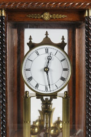 Niet of onleesbaar gesigneerd - Klok, Pendule in houten kast met glazen ruitjes kopen? Bied vanaf 1!