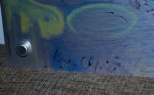 Guy Olivier - Zeefdruk op aluminium -mogelijk een unica - titel: 8 gangen in kamer 13 kopen? Bied vanaf 45!