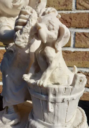 Real Fabbrica Capodimonte - Giuseppe Armani - Meisje wast hond (Washday) en 2 Misdienaren met parasol kopen? Bied vanaf 1!