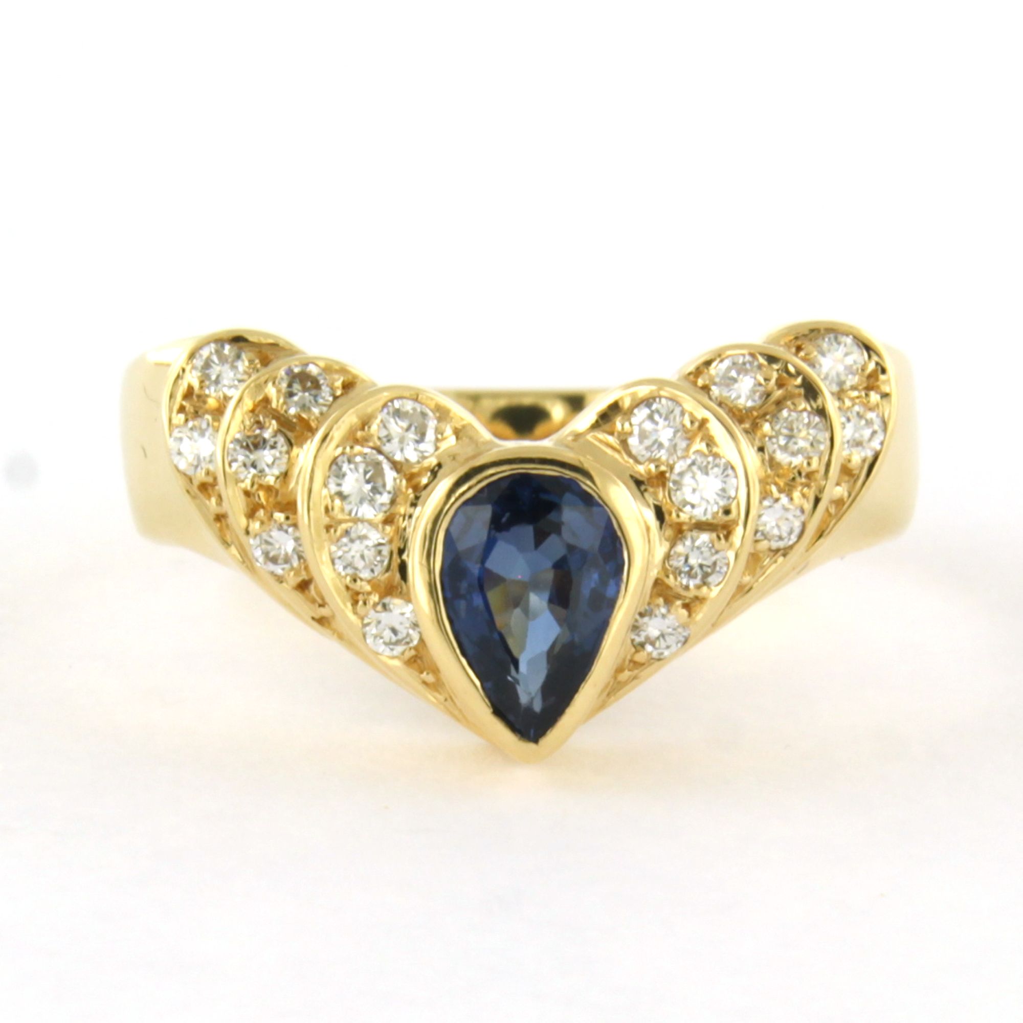 18k gouden ring met saffier en briljant geslepen diamant tot. 0.40ct kopen? Bied vanaf 860!