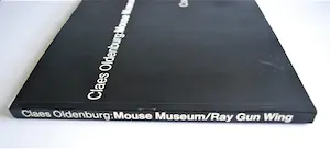 Claes Oldenburg - Chocoladedoos met boekwerk: Mouse Museum/Ray Gun Wing kopen? Bied vanaf 50!