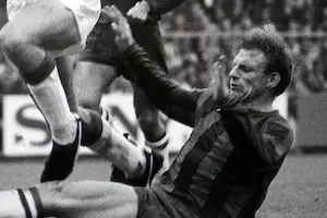 Pim Westerweel - Flying Johan Cruijff - Ajax-Haarlem 30-09-1969 (2-1) kopen? Bied vanaf 150!