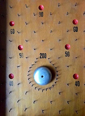 Curiosa - Knikkerspel met knikkers - Hout - 60-er jaren - Uit Tschechoslowakije (gemerkt) kopen? Bied vanaf 69!