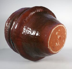 Peter von Hartsvelt Müller - Aardewerk, Bruin en paars geribbelde vaas (Groot) kopen? Bied vanaf 70!