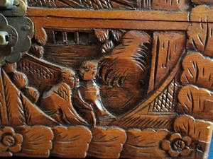 Curiosa - Antiek handgesneden houten kistje kopen? Bied vanaf 1!