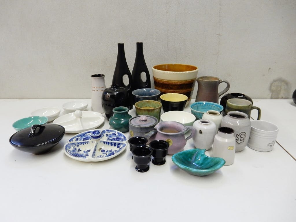 Potterie Ravelli - Collectie puntgave keramiek: Jaap Ravelli e.a. : Meydam, Delfos, Huizen, Zenith verkocht voor € 30!