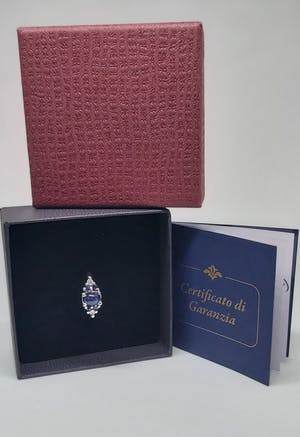 18 karaat witgouden ring met saffieren 3.0 ct en diamanten 0.10 ct kopen? Bied vanaf 450!