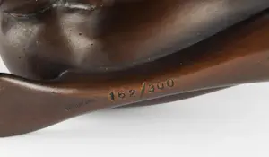 Arno Breker - Bronzen sculptuur: 'Verliebtes Mädchen' - 1977 kopen? Bied vanaf 1800!