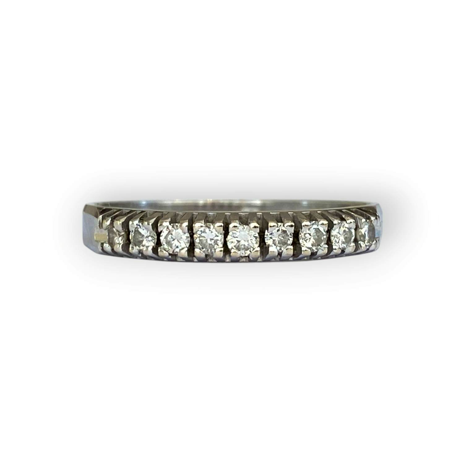 14 kt witgouden rijring met diamanten kopen? Bied vanaf 400!
