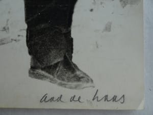 Aad de Haas - Gesigneerde foto van de kunstenaar Aad de Haas kopen? Bied vanaf 45!