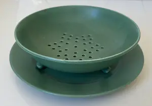 Firma Regout & Co - Art Deco groen aardewerken fruittest kaufen? Bieten Sie von 1!