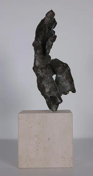 Gerard Engels - Brons, Vrouwfiguur op stenen sokkel + 3 boeken kopen? Bied vanaf 350!