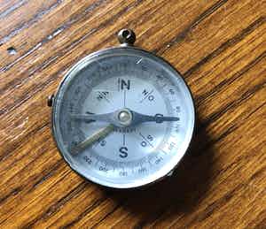 Antiek Duits miniatuur kompas verkocht voor € 1!