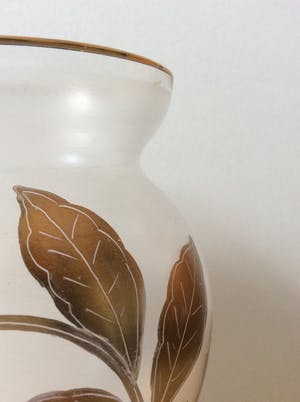 Niet of onleesbaar gesigneerd - Vaas met verguld floraal decor kopen? Bied vanaf 1!