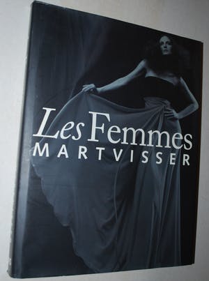 Mart Visser - Gesigneerd boekwerk 'Les Femmes' 2007, fotografie Erwin Olaf, Carli Hermes e.a. kopen? Bied vanaf 45!