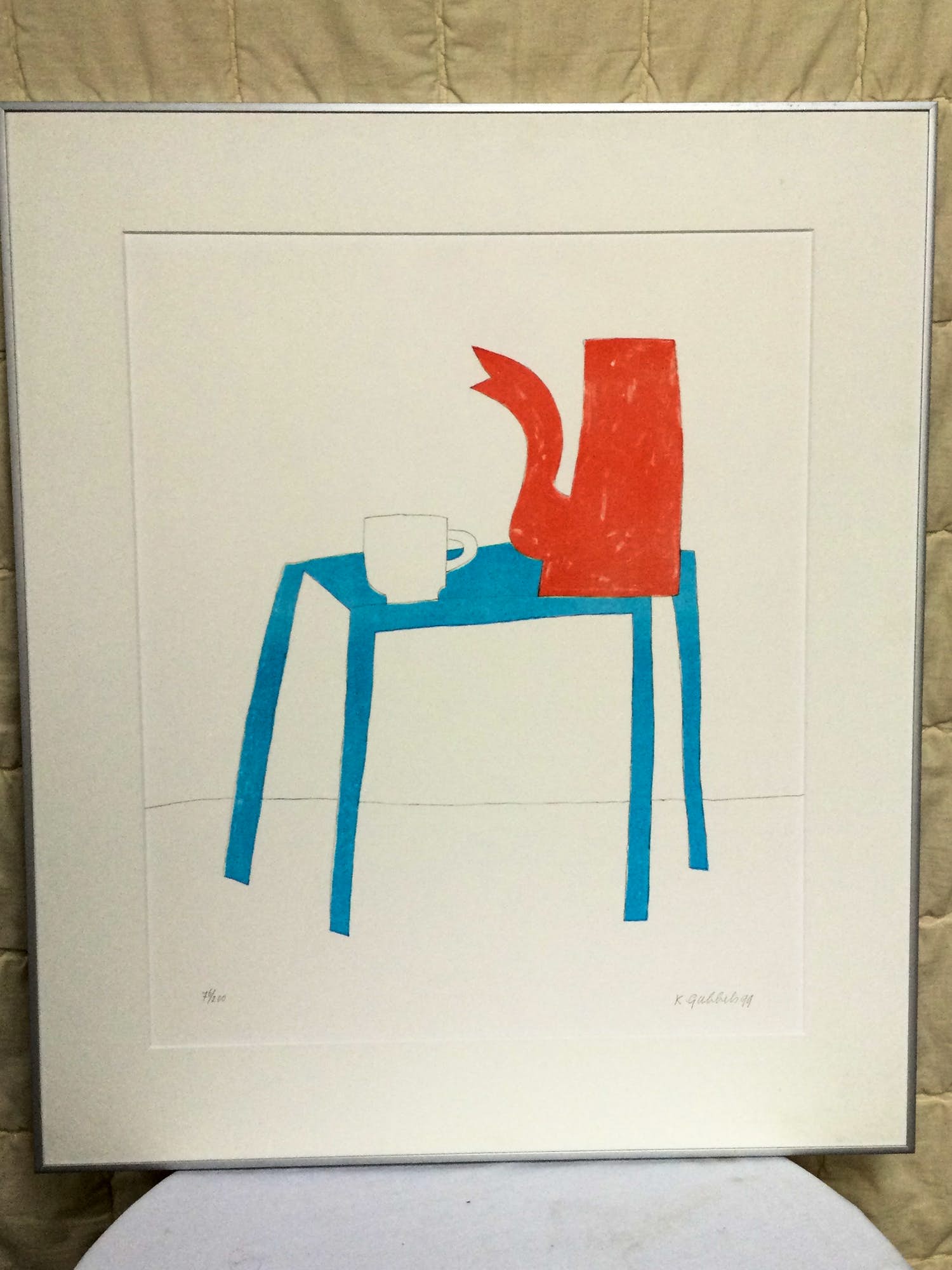 Klaas Gubbels - Rode koffiekan op blauwe tafel verkocht voor € 415!