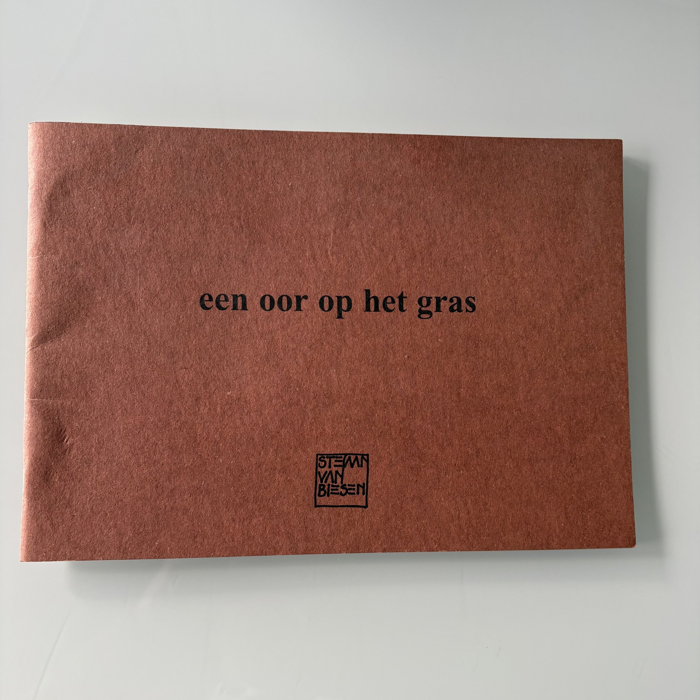 AcheterStefaan van Biesen - Een oor op het gras - (f)luisteren Beperkte oplage van 650 exemplaren? Enchérissez de 25!