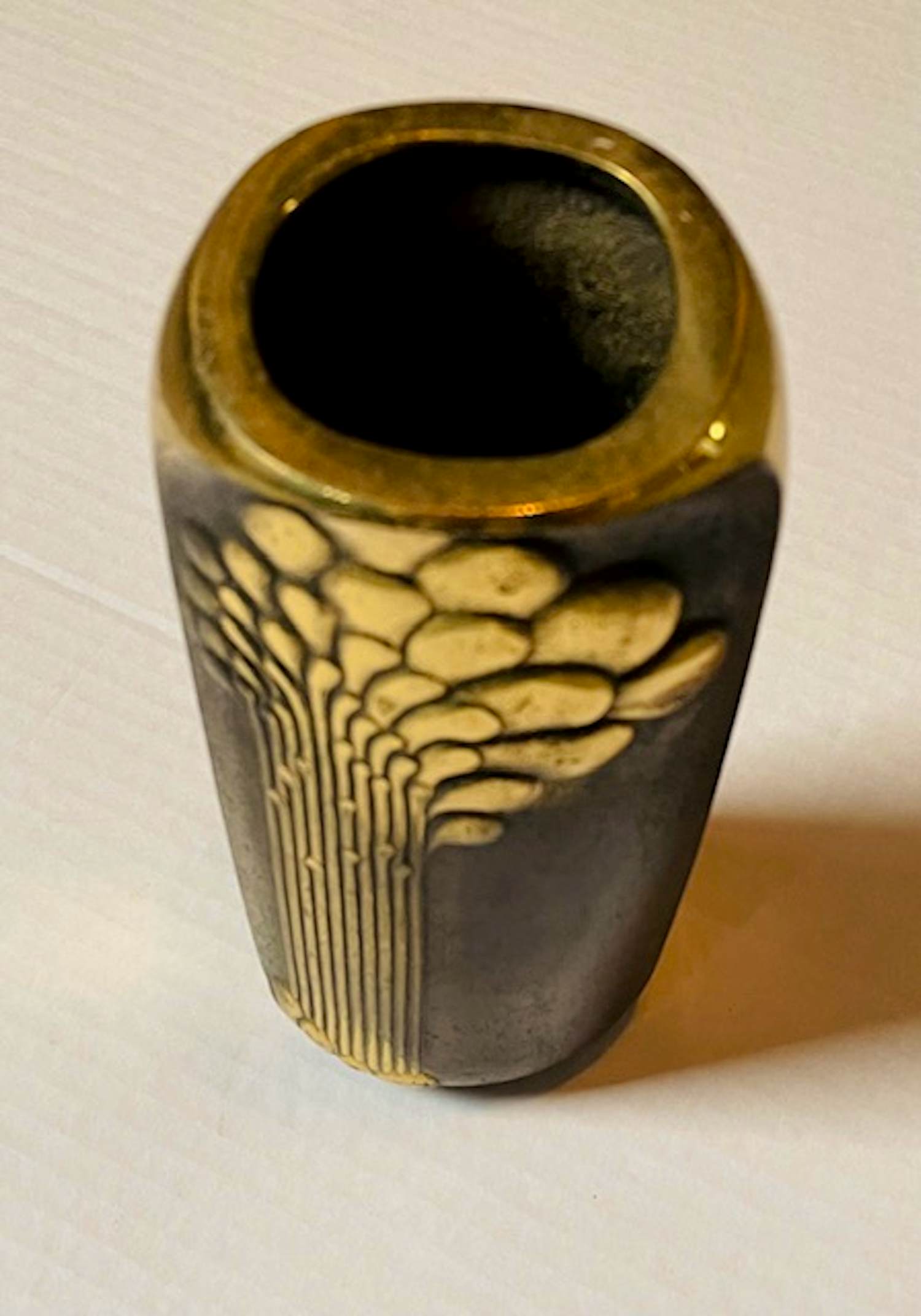 Manfred Frey - - Syrakus - Art Deco Brons / Messing Vaas kopen? Bied vanaf 75!