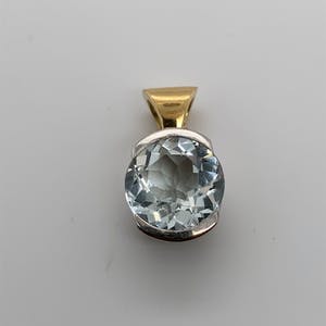 18kt bicolor hanger met aquamarijn, 4,20gr kopen? Bied vanaf 190!